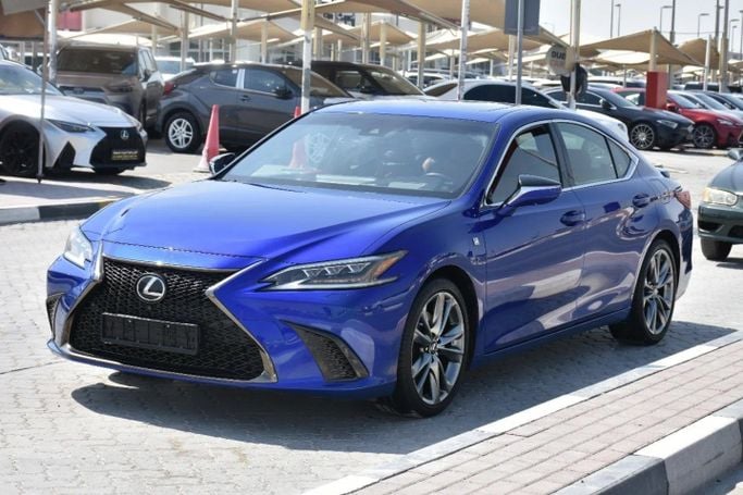 Подержанный Lexus ES 350 VII, 3.5 л, 2019 в Шардже от Alfaris Used Cars Синий цвет. Other | AUTO.AE