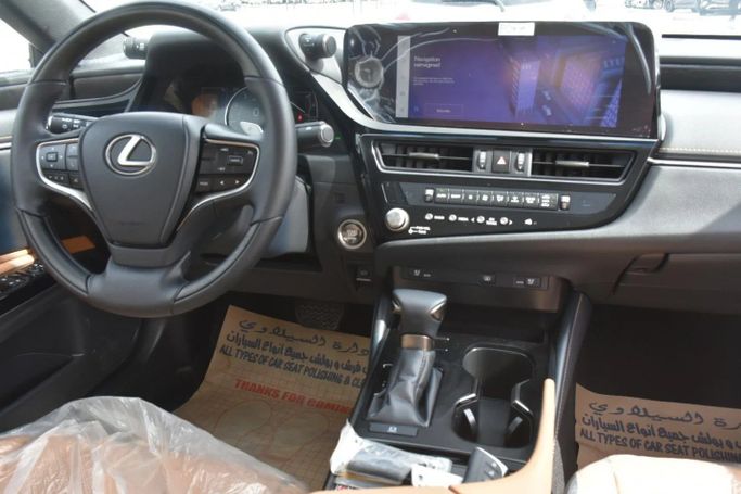 Новый Lexus ES 350 VII Рестайлинг, 3.5 л, 2023 в Шардже от Alfaris Used Cars Серебристый цвет. GCC | AUTO.AE
