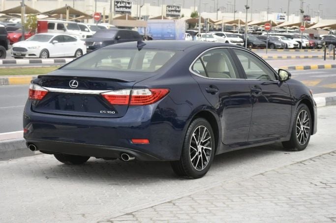 Подержанный Lexus ES 350 VI Рестайлинг, 3.5 л, 2015 в Шардже от Alfaris Used Cars Черный цвет. Other | AUTO.AE