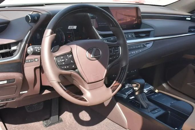 Новый Lexus ES 350 VII Рестайлинг, 3.5 л, 2021 в Шардже от Alfaris Used Cars Белый цвет. Other | AUTO.AE