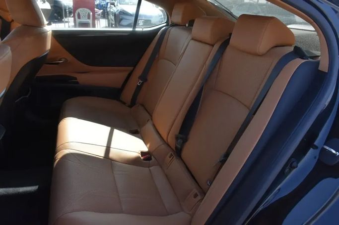 New Lexus ES 250 VII Facelift, 2.5 l, 2024 in Sharjah by Alfaris Used Cars, Black color. GCC Specs | AUTO.AE