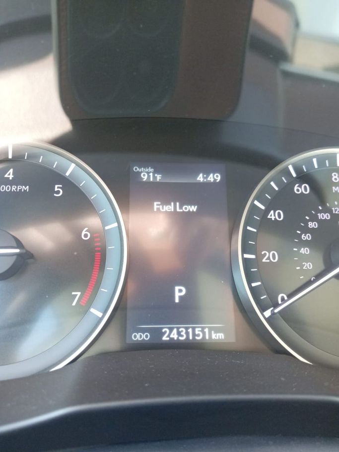 Used Lexus ES 350 VI Facelift, 3.5 l, 2016 in Sharjah by Mohammad Al Hamadani Used Cars, White color. American Specs | AUTO.AE