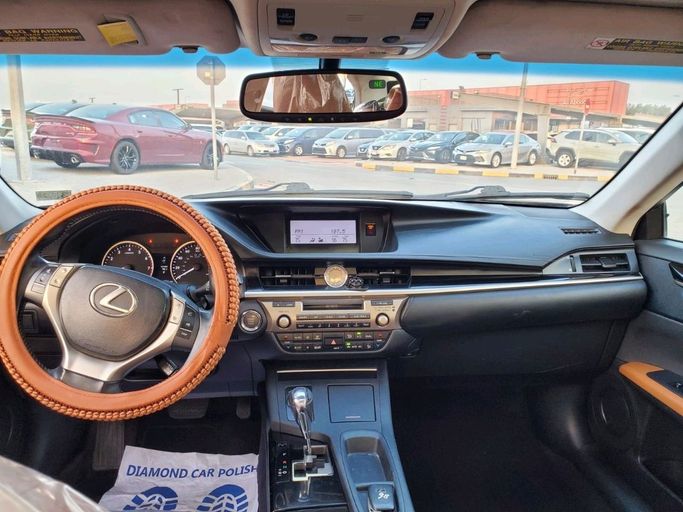 Used Lexus ES 350 VI, 3.5 l, 2014 in Sharjah by Golden Deal Cars, Black color. American Specs | AUTO.AE