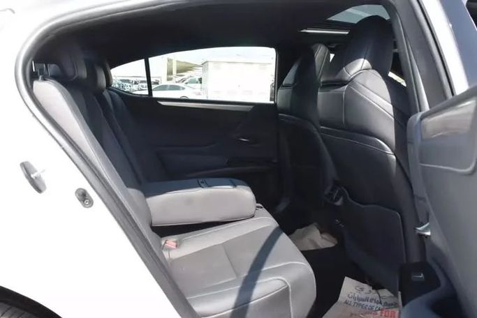 Used Lexus ES 350 VII Facelift, 3.5 l, 2022 in Sharjah by Alfaris Used Cars, White color. Other | AUTO.AE