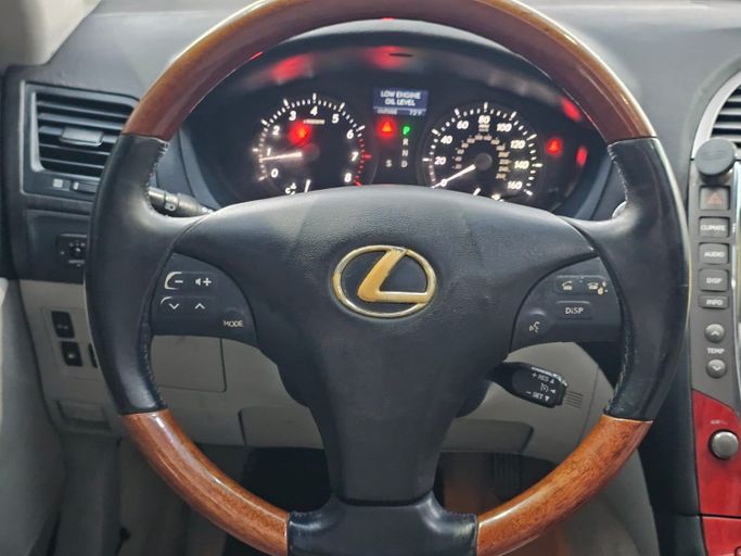Подержанный Lexus ES 350 V, 3.5 л, 2008 в Шардже от Al Helal Al Abyadh Used Cars Белый цвет. Американская | AUTO.AE