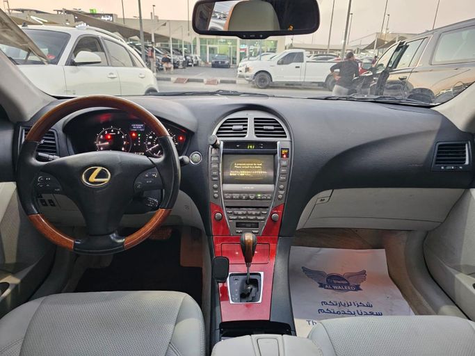Подержанный Lexus ES 350 V, 3.5 л, 2008 в Шардже от Al Helal Al Abyadh Used Cars Белый цвет. Американская | AUTO.AE
