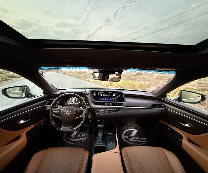 مستعملة Lexus ES 300h شد الوجه السابع, 2.5 l, 2022 في في الشارقة من Al Basma Motors، اللون رمادي. المواصفات الأمريكية | AUTO.AE