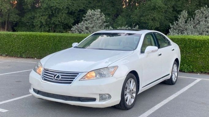 Подержанный Lexus ES 350 V Рестайлинг, 3.5 л, 2012 в Шардже от Halla Cars Белый цвет. Американская | AUTO.AE