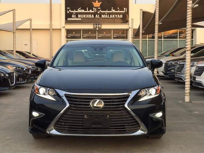 Used Lexus ES 350 VII, 3.5 l, 2018 in Sharjah by Al Nukhba Al Malakyah Used Cars, Black color. American Specs | AUTO.AE