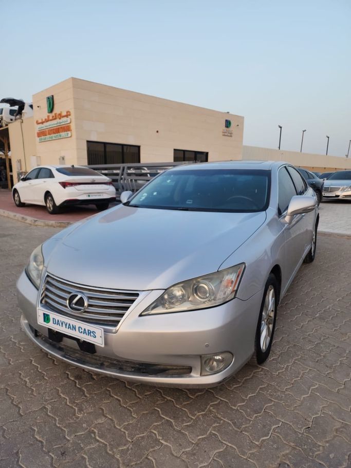 Подержанный Lexus ES 350 V Рестайлинг, 3.5 л, 2010 в Шардже от DAYYAN CARS Серебристый цвет. Корейская | AUTO.AE
