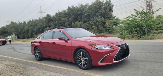 مستعملة Lexus ES 350 فيس ليفت السابع, 3.5 l, 2023 في في الشارقة من Ramin Nemati، اللون أحمر. المواصفات الأمريكية | AUTO.AE | إعلان #257329