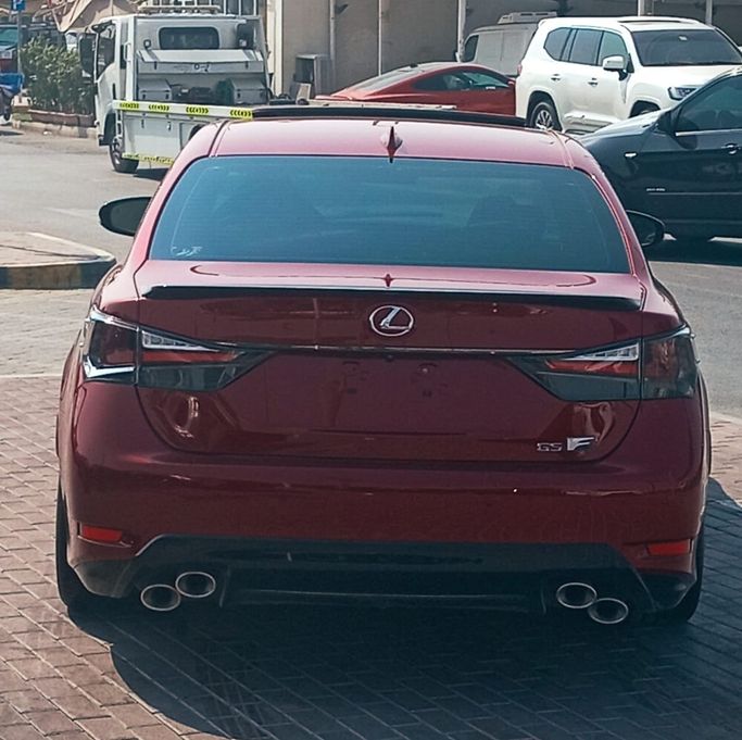 Подержанный Lexus GS F, 5.0 л, 2016 в Шардже от Mohammad Al Hamadani Used Cars Красный цвет. Other | AUTO.AE