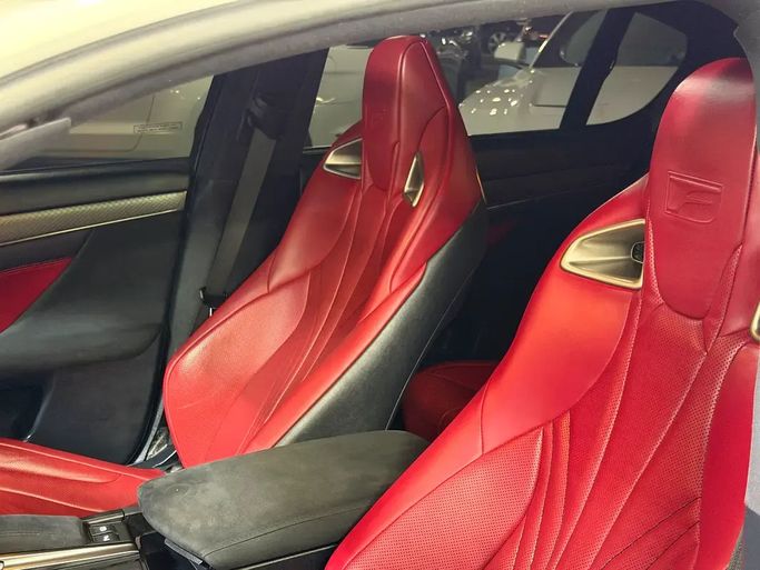 Подержанный Lexus GS F, 5.0 л, 2016 в ОАЭ, Шарджа от Rebou Alfakhama Белый цвет. GCC | AUTO.AE | Объявление #295799 — фото 14 из 20