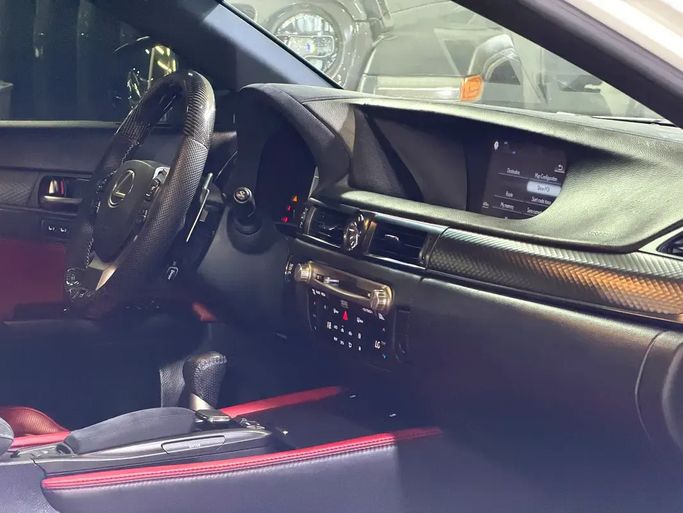 Подержанный Lexus GS F, 5.0 л, 2016 в ОАЭ, Шарджа от Rebou Alfakhama Белый цвет. GCC | AUTO.AE | Объявление #295799 — фото 15 из 20