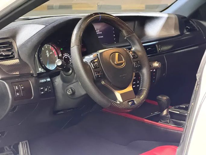 Подержанный Lexus GS F, 5.0 л, 2016 в ОАЭ, Шарджа от Rebou Alfakhama Белый цвет. GCC | AUTO.AE | Объявление #295799 — фото 10 из 20
