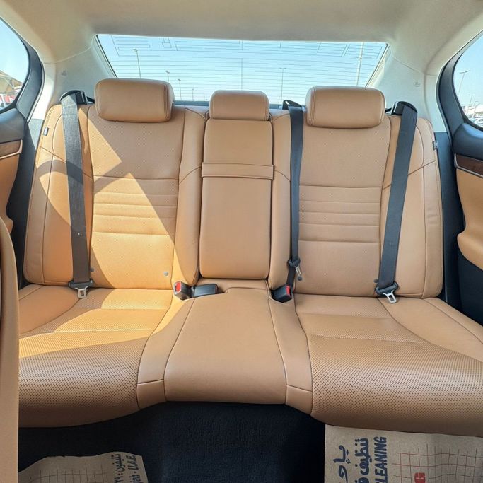 Подержанный Lexus GS 350 IV Рестайлинг, 3.5 л, 2016 в Шардже от Alfaris Used Cars Белый цвет.  | AUTO.AE