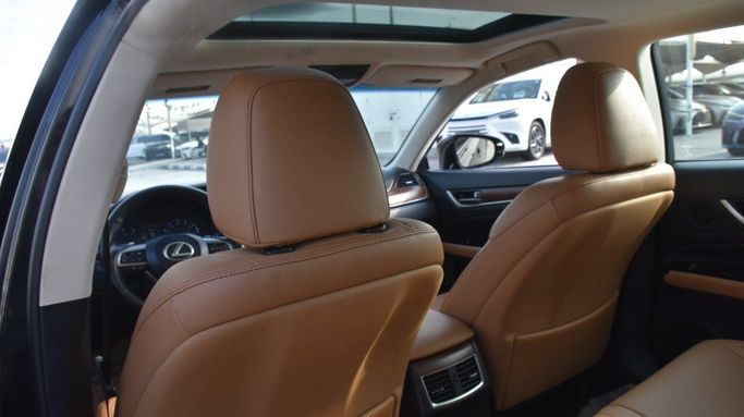 Подержанный Lexus GS 350 IV Рестайлинг, 3.5 л, 2018 в Шардже от Alfaris Used Cars Черный цвет.  | AUTO.AE