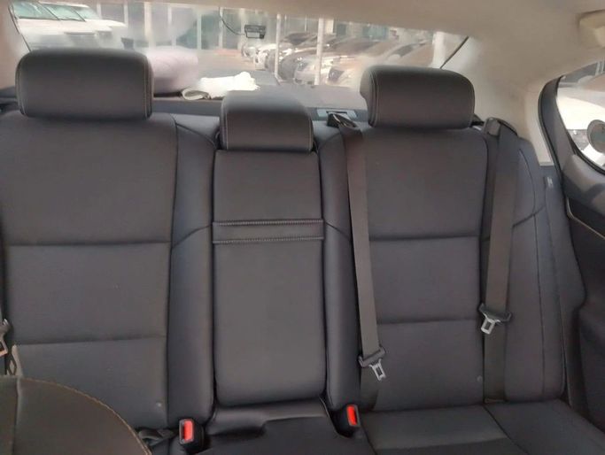 Подержанный Lexus GS 300 IV Рестайлинг, 2.0 л, 2018 в Шардже от Alnawras Cars Серебристый цвет. Корейская | AUTO.AE