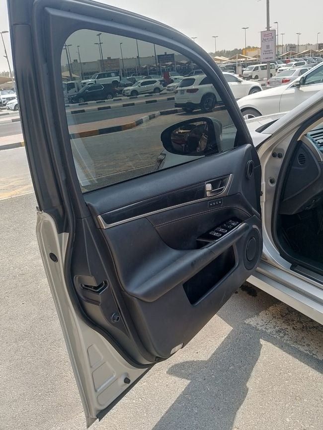 Подержанный Lexus GS 300 IV Рестайлинг, 2.0 л, 2018 в Шардже от Alnawras Cars Серебристый цвет. Корейская | AUTO.AE
