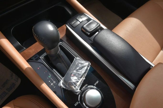 Подержанный Lexus GS 350 IV, 3.5 л, 2015 в Шардже от Alfaris Used Cars Черный цвет. Other | AUTO.AE