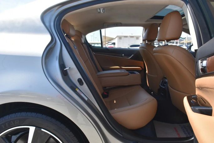 Подержанный Lexus GS 350 IV Рестайлинг, 3.5 л, 2016 в Шардже от Alfaris Used Cars Серебристый цвет. Other | AUTO.AE