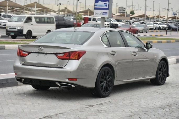 Подержанный Lexus GS 350 IV, 3.5 л, 2015 в Шардже от Alfaris Used Cars Серебристый цвет. Other | AUTO.AE
