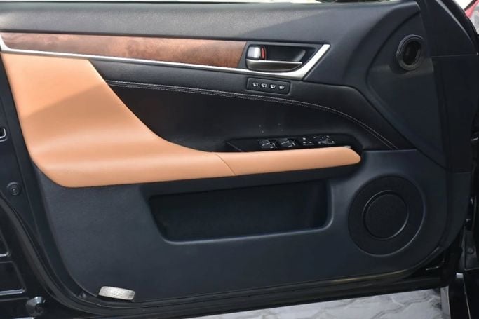 Подержанный Lexus GS 350 IV Рестайлинг, 3.5 л, 2018 в Шардже от Alfaris Used Cars Черный цвет. Other | AUTO.AE