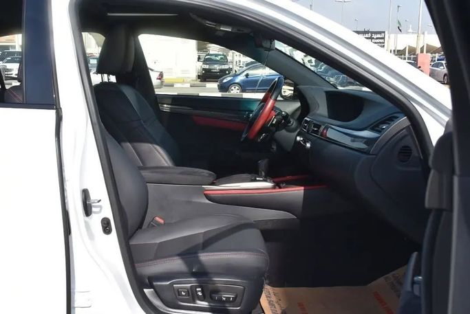 Подержанный Lexus GS 350 IV Рестайлинг, 3.5 л, 2020 в Шардже от Alfaris Used Cars Белый цвет. Other | AUTO.AE