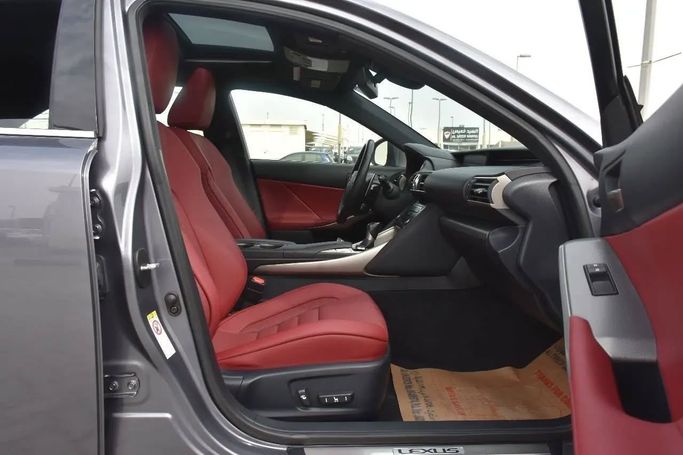 Подержанный Lexus GS 350 IV Рестайлинг, 3.5 л, 2019 в Шардже от Alfaris Used Cars Черный цвет. Other | AUTO.AE