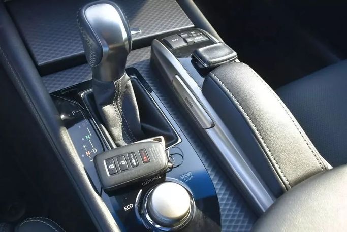 Used Lexus GS 350 IV Facelift, 3.5 l, 2016 in Sharjah by Alfaris Used Cars, Red color. Other | AUTO.AE