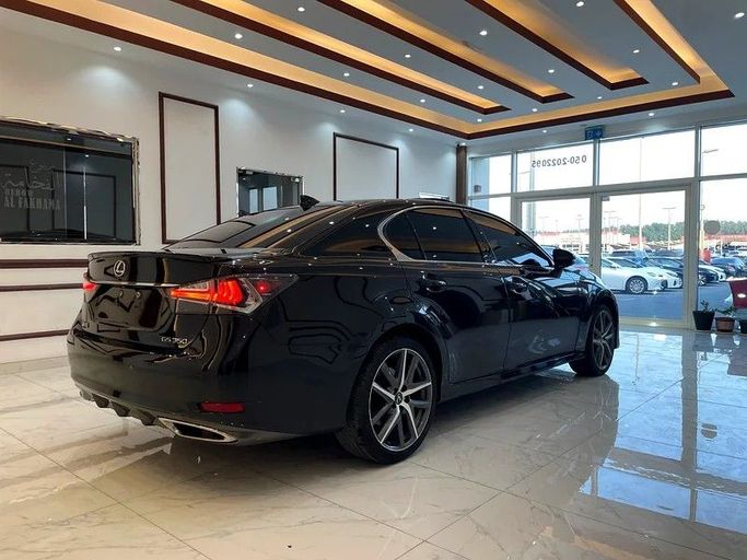 Подержанный Lexus GS 350 IV Рестайлинг, 3.5 л, 2018 в Шардже от Alzawraq Alazrak Черный цвет. Американская | AUTO.AE