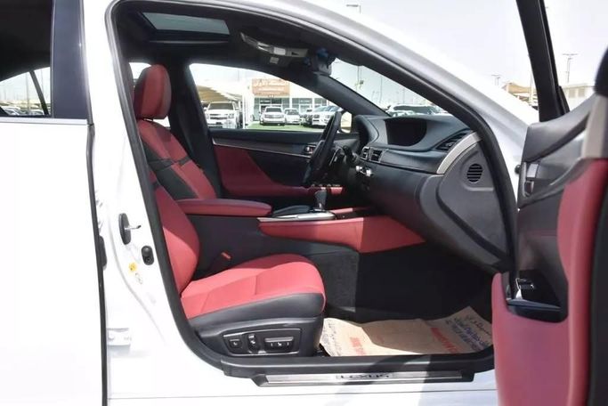 Подержанный Lexus GS 350 IV Рестайлинг, 3.5 л, 2020 в Шардже от Alfaris Used Cars Белый цвет. Other | AUTO.AE