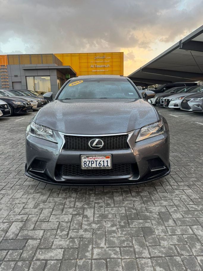 Подержанный Lexus GS 350 IV, 3.5 л, 2014 в Шардже от Al Tasamuh Used Cars Серый цвет. Американская | AUTO.AE