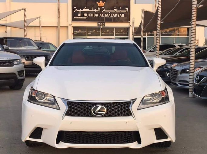Подержанный Lexus GS 350 IV, 3.5 л, 2015 в Шардже от Al Nukhba Al Malakyah Used Cars Белый цвет. Американская | AUTO.AE