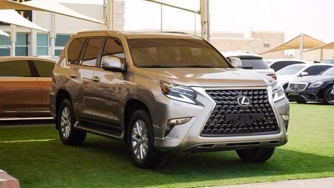 Подержанный Lexus GX 460 II Рестайлинг 2, 4.6 л, 2021 в Шардже от Abo Saif Золотистый цвет. GCC | AUTO.AE