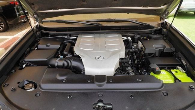 Подержанный Lexus GX 460 II Рестайлинг 2, 4.6 л, 2021 в Шардже от Abo Saif Золотистый цвет. GCC | AUTO.AE