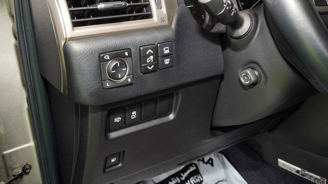 Подержанный Lexus GX 460 II Рестайлинг 2, 4.6 л, 2021 в Шардже от Abo Saif Золотистый цвет. GCC | AUTO.AE