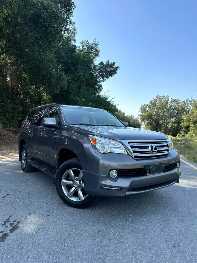 مستعملة Lexus GX 460 ثانياً, 4.6 l, 2013 في في الشارقة من Najm Al Shamal Used Cars، اللون رمادي.  | AUTO.AE | إعلان #273552
