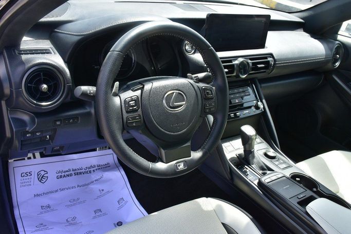 Подержанный Lexus IS 300 III Рестайлинг 2, 3.5 л, 2024 в Шардже от Alfaris Used Cars Черный цвет.  | AUTO.AE