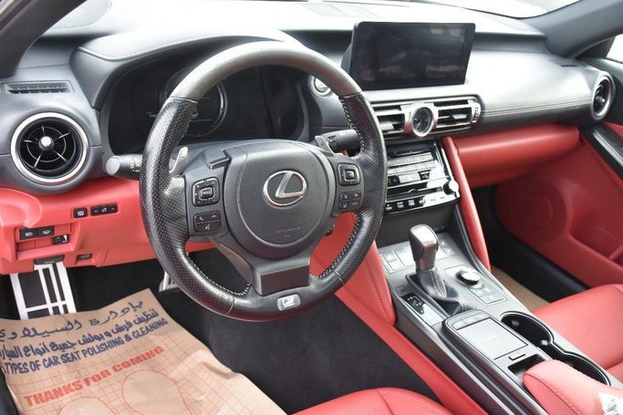 Подержанный Lexus IS 300 III Рестайлинг 2, 3.5 л, 2021 в Шардже от Alfaris Used Cars Серый цвет.  | AUTO.AE