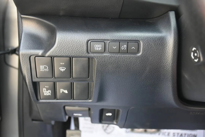 Used Lexus IS 300 III Facelift, 2.0 l, 2019 in Sharjah by Alfaris Used Cars, Silver color. Other | AUTO.AE