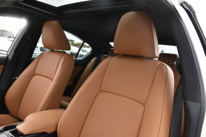 Used Lexus IS 300 III Facelift 2, 3.5 l, 2022 in Sharjah by Alfaris Used Cars, White color. Other | AUTO.AE