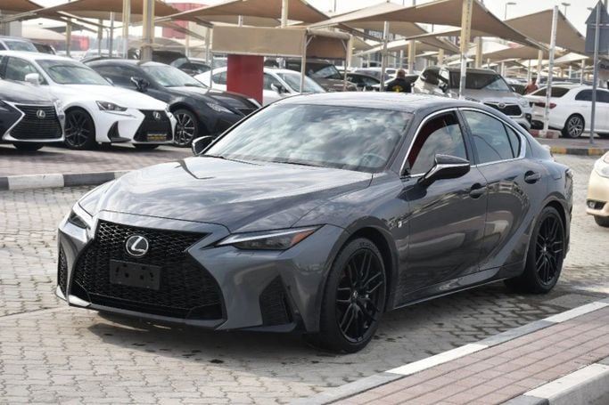Подержанный Lexus IS 350 III Рестайлинг 2, 3.5 л, 2021 в Шардже от Alfaris Used Cars Серый цвет. Other | AUTO.AE