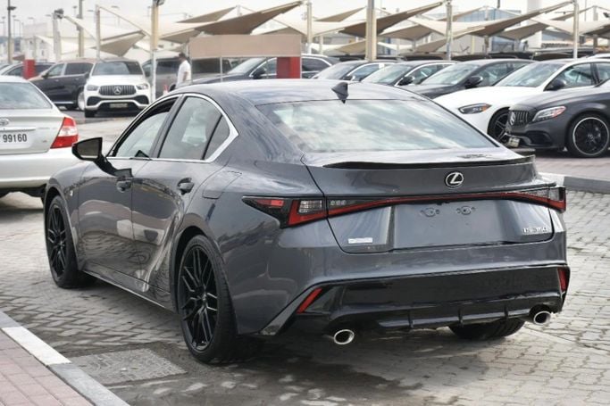 Подержанный Lexus IS 350 III Рестайлинг 2, 3.5 л, 2021 в Шардже от Alfaris Used Cars Серый цвет. Other | AUTO.AE