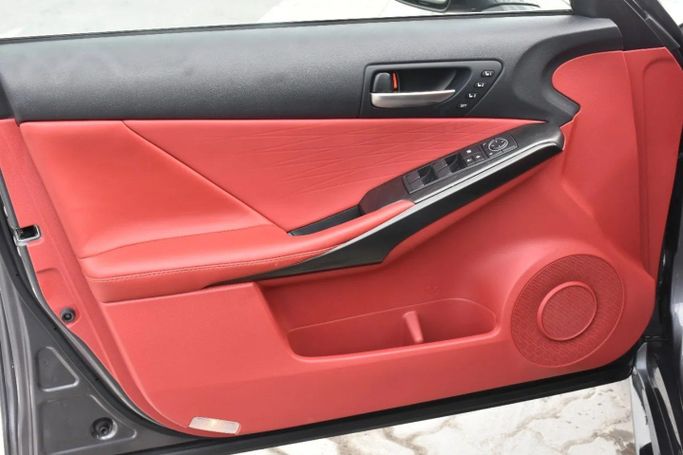 Подержанный Lexus IS 350 III Рестайлинг 2, 3.5 л, 2021 в Шардже от Alfaris Used Cars Серый цвет. Other | AUTO.AE