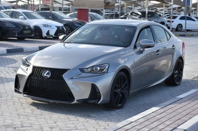Подержанный Lexus IS 300 III Рестайлинг, 3.5 л, 2017 в Шардже от Alfaris Used Cars Серебристый цвет. Other | AUTO.AE