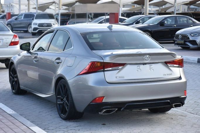 Подержанный Lexus IS 300 III Рестайлинг, 3.5 л, 2017 в Шардже от Alfaris Used Cars Серебристый цвет. Other | AUTO.AE