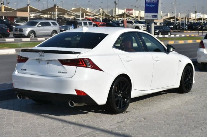 Подержанный Lexus IS 300 III, 3.5 л, 2016 в Шардже от Alfaris Used Cars Белый цвет. Other | AUTO.AE
