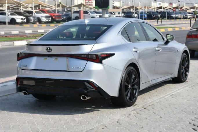 Подержанный Lexus IS 350 III Рестайлинг 2, 3.5 л, 2022 в Шардже от Alfaris Used Cars Серебристый цвет. Other | AUTO.AE