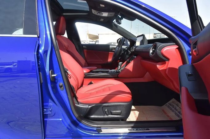 Подержанный Lexus IS 300 III Рестайлинг 2, 3.5 л, 2021 в Шардже от Alfaris Used Cars Синий цвет. Other | AUTO.AE